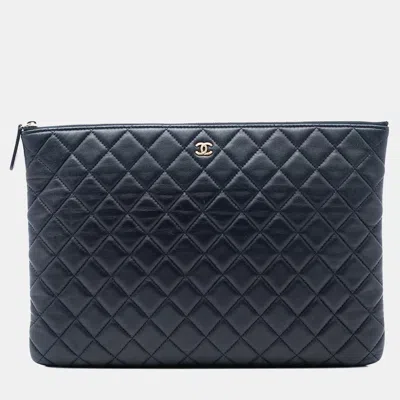 Pre-owned Chanel Blue Paris Dubai Large Cc Quilted Lambskin O Case Clutch