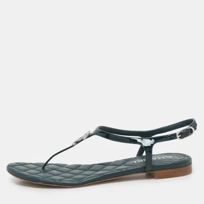 Pre-owned Chanel Blue Patent Leather Embellished Cc Flat Sandals Size 37.5