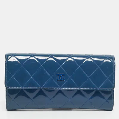 Pre-owned Chanel Blue Quilted Patent Leather Cc Flap Long Wallet