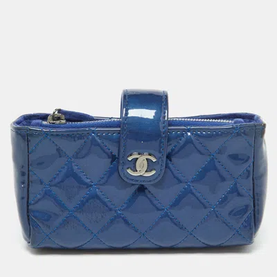 Pre-owned Chanel Blue Quilted Patent Leather Cc O Phone Pouch