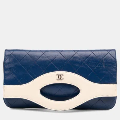 Pre-owned Chanel Blue Small Bicolor Aged Calfskin 31 Pouch