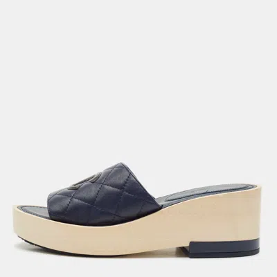 Pre-owned Chanel Blue/black Quilted Leather Cc Slide Sandals Size 40