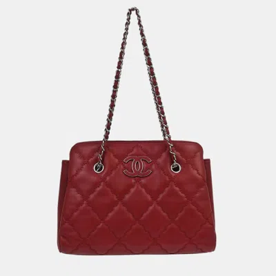 Pre-owned Chanel Bordeaux Calfskin Hamptons Ultra Stitch Tote Chain Handbag In Red