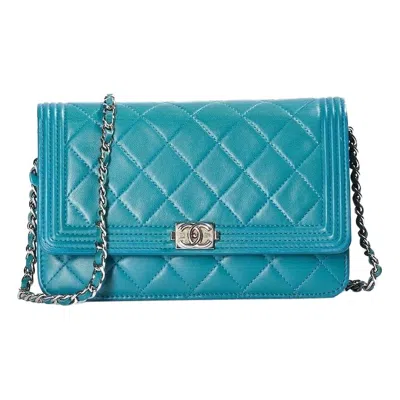 Pre-owned Chanel Borsa A Trscolla  Wallet On Chain Boy Tiffany In Blue