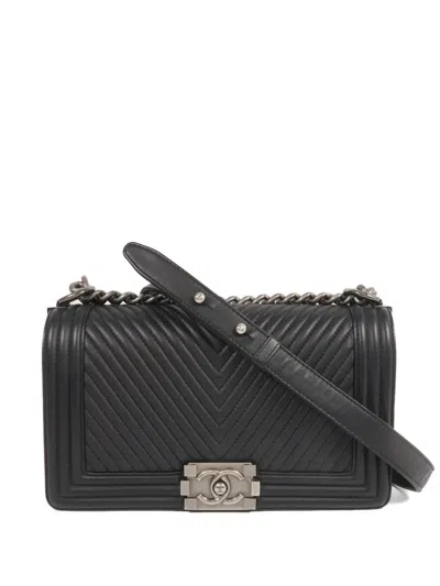 Pre-owned Chanel Boy 25 Chevron-quilted Shoulder Bag In Black