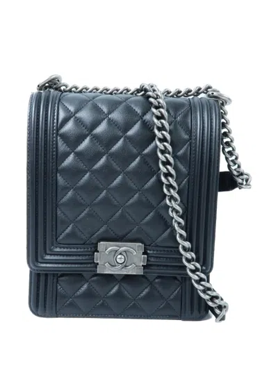 Pre-owned Chanel Boy Cc Chain Shoulder Bag In Black