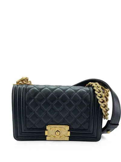 Pre-owned Chanel Boy  Quilted Shoulder Bag In ブラック