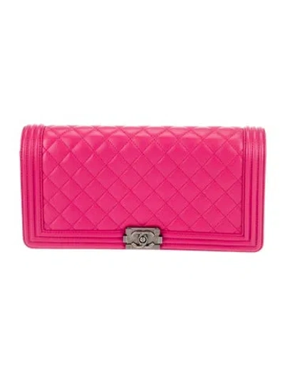 Pre-owned Chanel Boy Flap Clutch In Pink