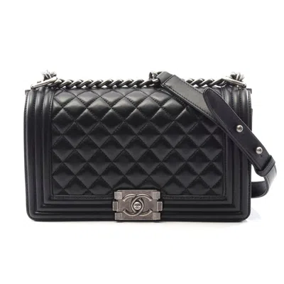 Pre-owned Chanel Boy Lambskin Shoulder Bag Black