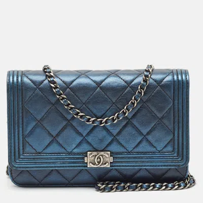 Pre-owned Chanel Boy Metallic Blue Quilted Leather Wallet On Chain