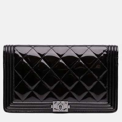 Pre-owned Chanel Boy Quilted Black Patent Leather Long Wallet
