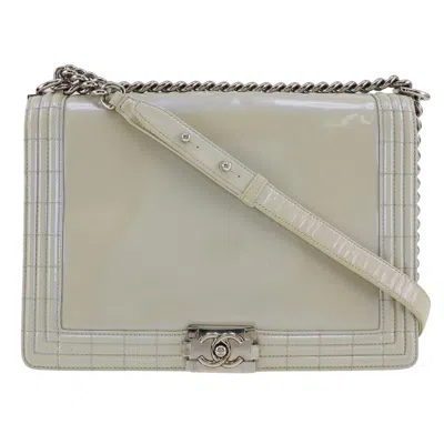 Pre-owned Chanel Boy White Leather Shoulder Bag ()