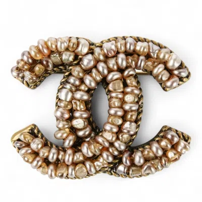Pre-owned Chanel Brass Brooch () In Gold
