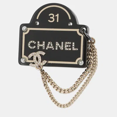 Pre-owned Chanel Brooch Black/gold Plastic Gold Plated Rhinestone Faux Pearl