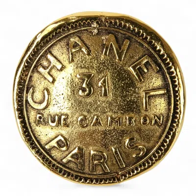 Pre-owned Chanel Brooch () In Gold
