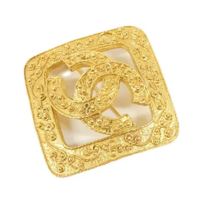 Pre-owned Chanel Brooch () In Gold