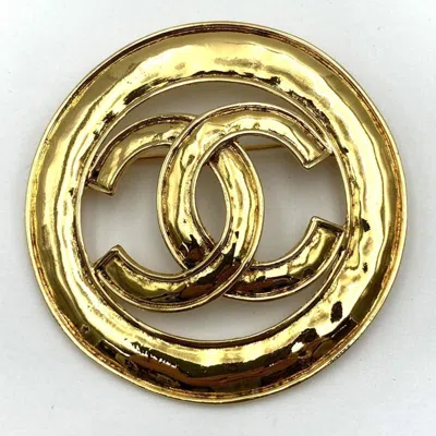 Pre-owned Chanel Brooch () In Gold