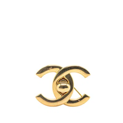 Pre-owned Chanel Brooch () In Gold