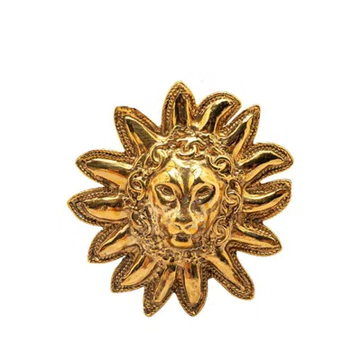 Pre-owned Chanel Brooch () In Gold