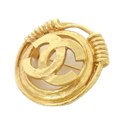 Pre-owned Chanel Brooch () In Gold
