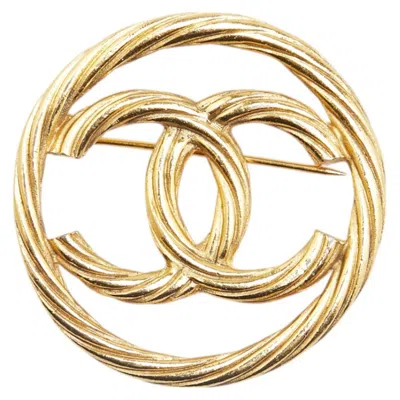 Pre-owned Chanel Brooch () In Gold