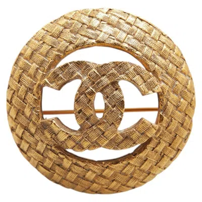 Pre-owned Chanel Brooch () In Gold