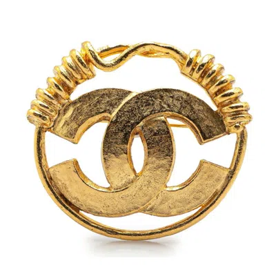 Pre-owned Chanel Brooch () In Gold