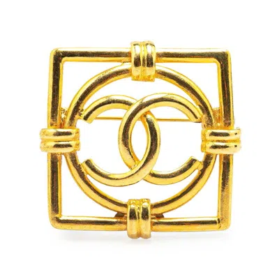 Pre-owned Chanel Brooch () In Gold