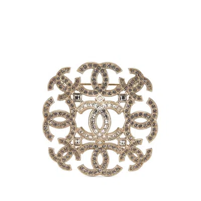 Pre-owned Chanel Brooch () In Gold