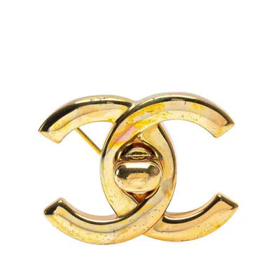 Pre-owned Chanel Brooch () In Gold
