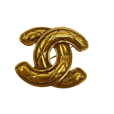 Pre-owned Chanel Brooch () In Gold