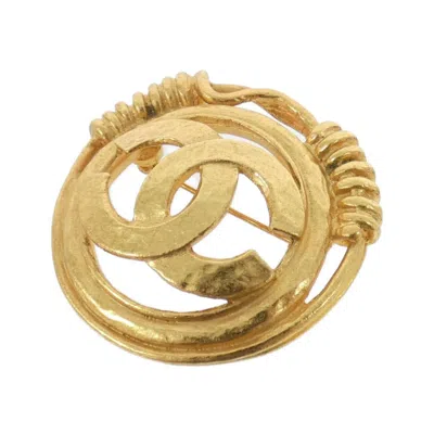 Pre-owned Chanel Brooch () In Gold