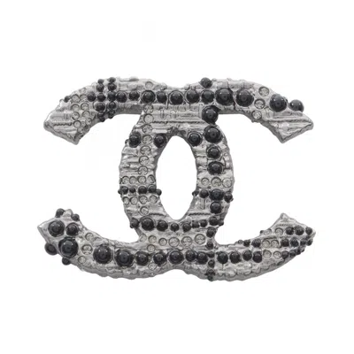 Pre-owned Chanel Brooch () In Multi