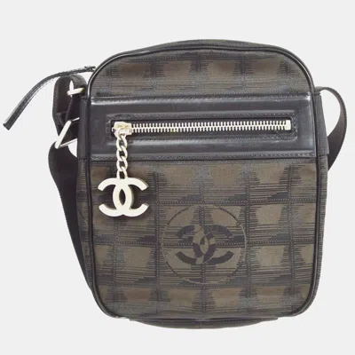 Pre-owned Chanel Brown Jacquard Nylon Travel Line Shoulder Bag In Black