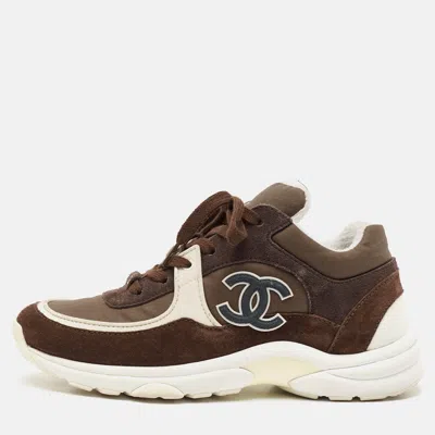 Pre-owned Chanel Brown Suede And Canvas Cc Low Top Sneakers Size 35.5