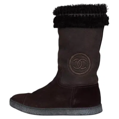 Pre-owned Chanel Brown Suede Fur Lined Boots Eu 37 Round Toe Cc Logo Detail