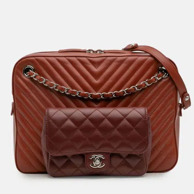 Pre-owned Chanel Burgundy Paris-hamburg Small Chevron Calfskin Double Camera Case