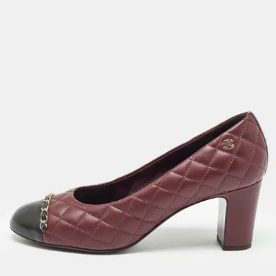 Pre-owned Chanel Burgundy/black Quilted Leather Cc Chain Cap Toe Pumps Size 41