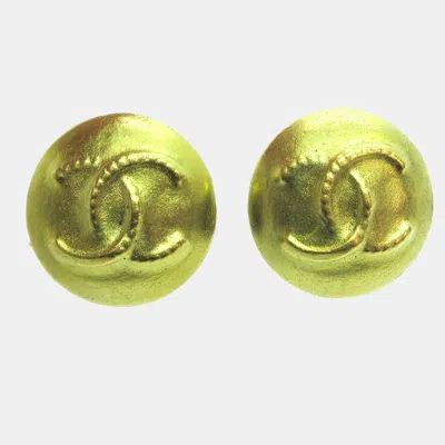 Pre-owned Chanel Button Earrings Clip-on Gold