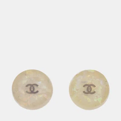 Pre-owned Chanel Button Earrings Clip-on White