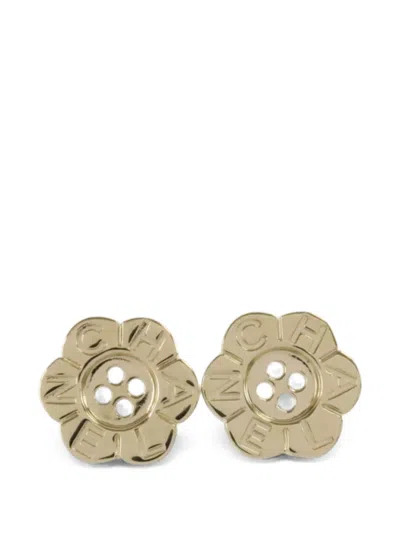 Pre-owned Chanel Button-detail Flower-shape Earrings In Gold