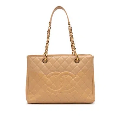 Pre-owned Chanel Calf Leather Caviar Grand Shopping Tote In White