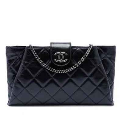 Pre-owned Chanel Calf Leather Quilted Glazed Calfskin Coco Pleats Chain Clutch In Black