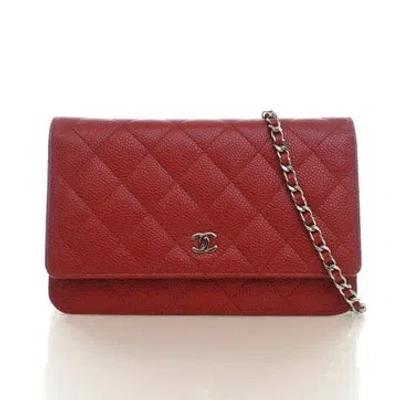 Pre-owned Chanel Calfskin Caviar Classic Wallet On Chain In Red