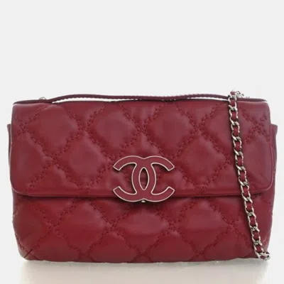 Pre-owned Chanel Calfskin Quilted Double Stitch Hamptons Clutch With Chain In Red