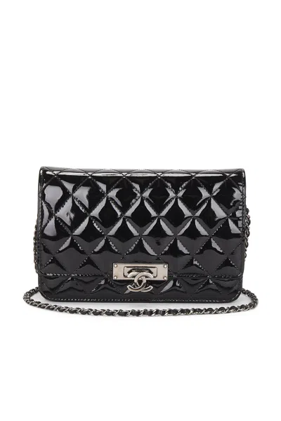 Pre-owned Chanel Calfskin Wallet On Chain In Black