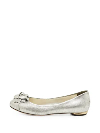 Pre-owned Chanel Camelia Ballet Flats In Silver