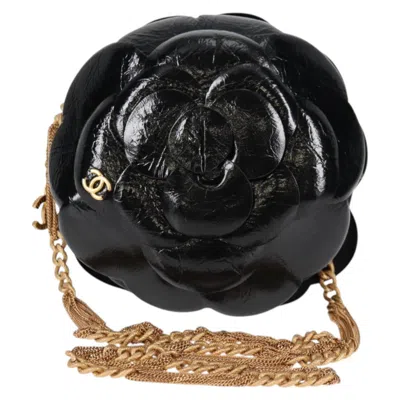 Pre-owned Chanel Camélia Patent Leather Shoulder Bag () In Black