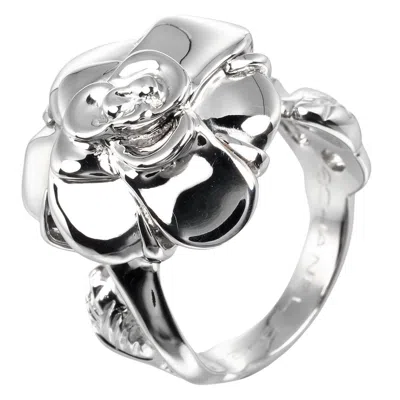 Pre-owned Chanel Camellia (18k) Band Ring () In Silver