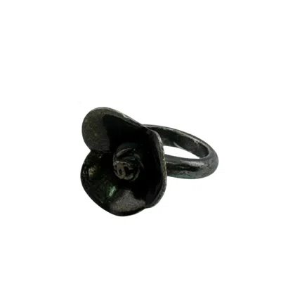 Pre-owned Chanel Camellia Black Silver Band Ring ()